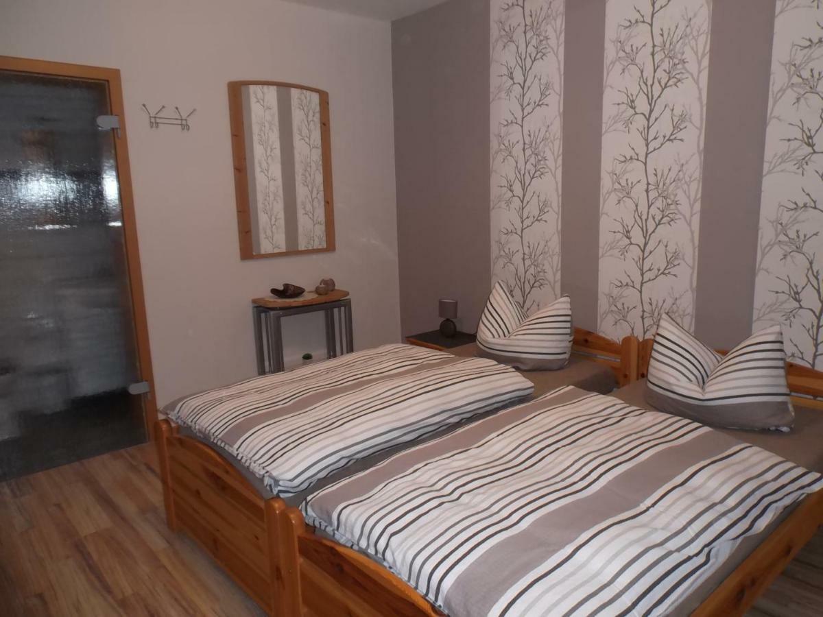 Ferienwohnung Schmitz Anschau Esterno foto